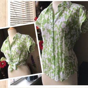 Crinkle fabric summery blouse